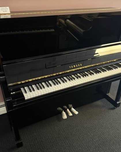 Yamaha U30BL