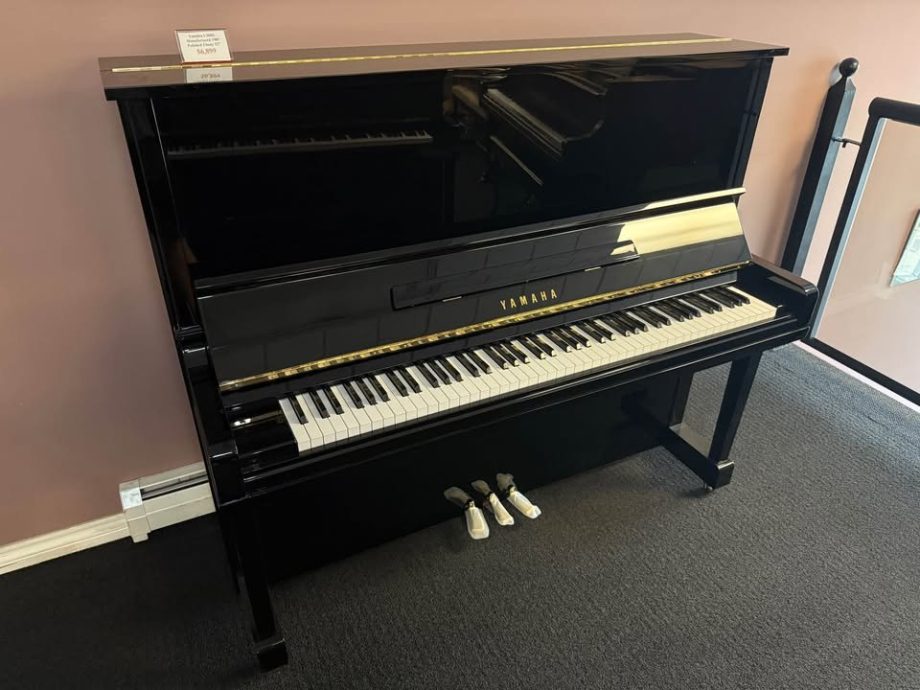 Yamaha U30BL